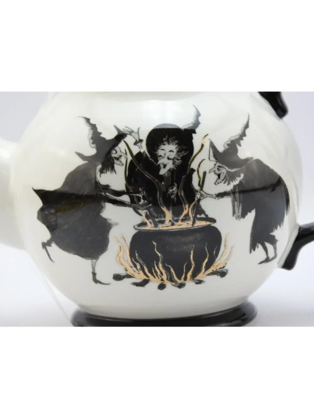 New Potters Studio Halloween Witch Teapot Stoneware  Witches Flying Witch  40oz